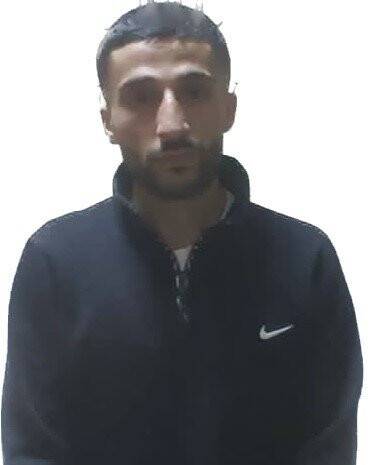 Polisin üzerine atlayarak düşürdüğü motosikletli gasp şüphelisi kovalamacayla yakalandı