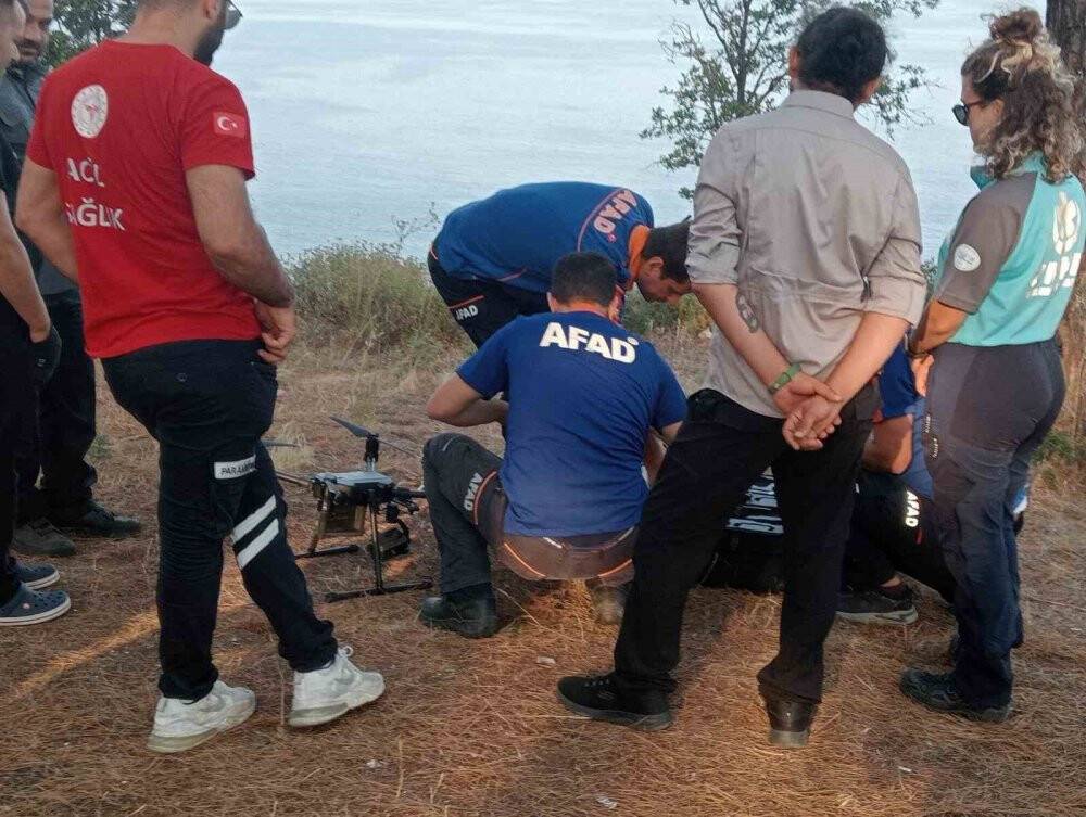 Manzara keyfi pahalıya mal oldu: Aracı uçurumdan aşağı yuvarlandı