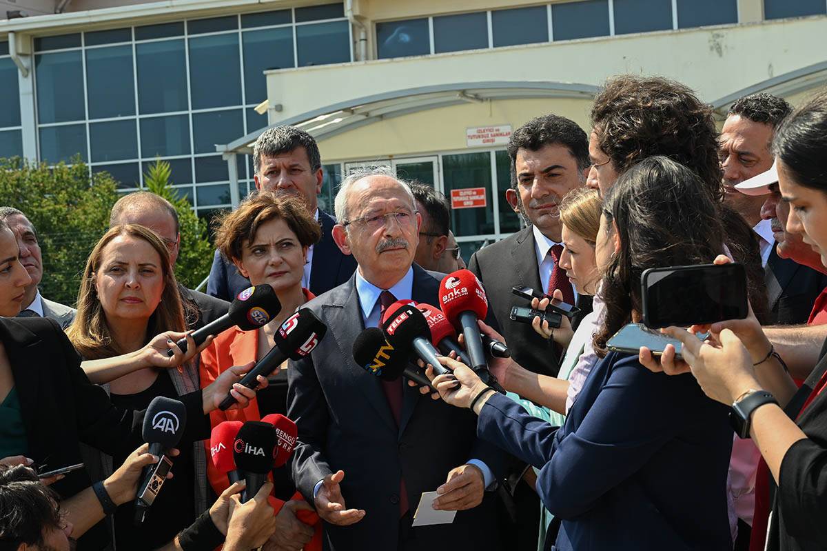 aa-20230712-31661136-31661131-chp-genel-baskani-kilicdaroglu-tipten-milletvekili-secilen-can-atalayi-cezaevinde-ziyaret-etti.jpg