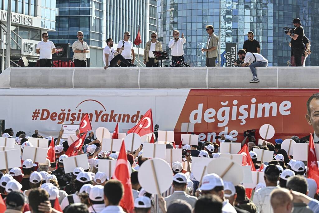 aa-20230712-31662001-31661988-bolu-belediye-baskani-tanju-ozcanin-adalet-ve-degisim-yuruyusu.jpg