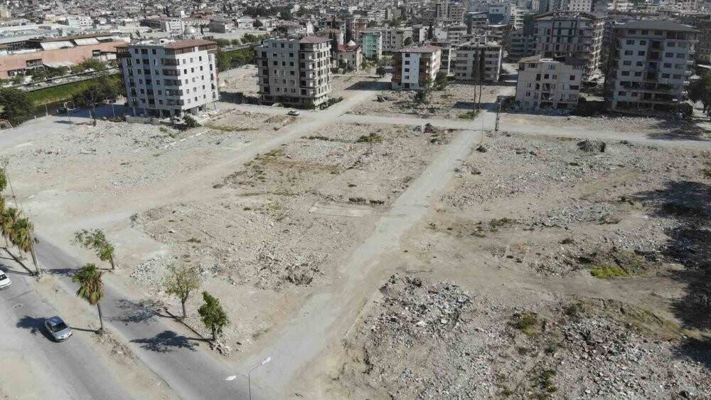 Enkaz kentte yıkımın etkisi gökyüzünden görüntülendi