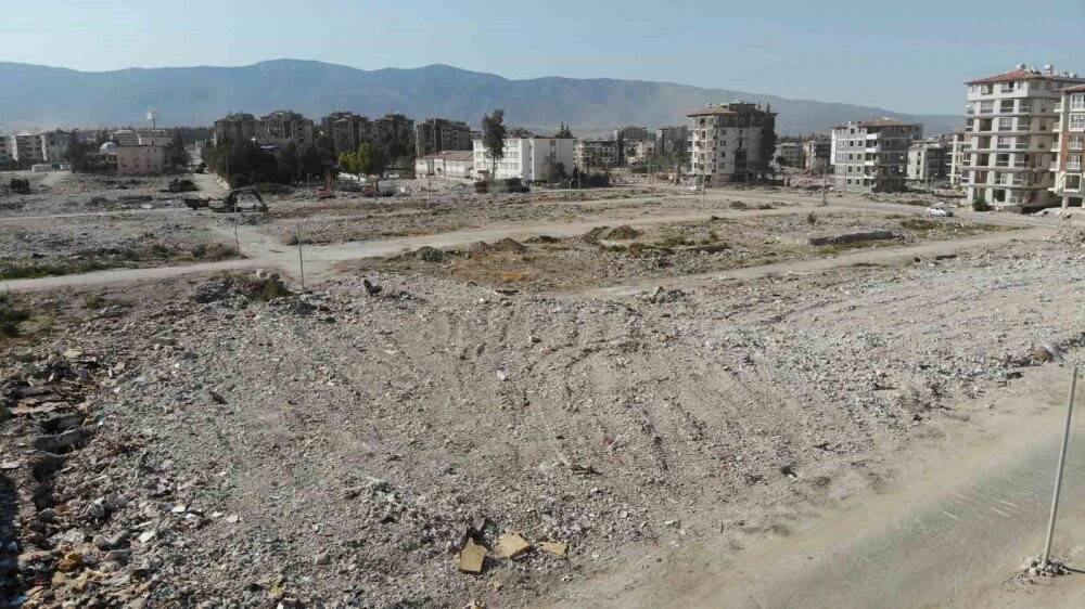 Enkaz kentte yıkımın etkisi gökyüzünden görüntülendi