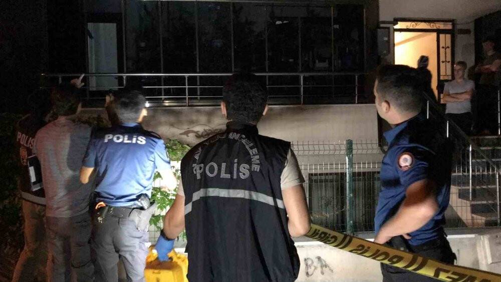 Tartışma yaşadığı husumetlisinin evini kurşunladı