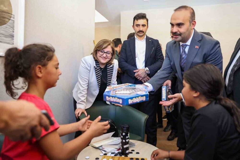Bakan Kacır'dan  küçük ve orta düzeydeki işletmelere destek açıklaması