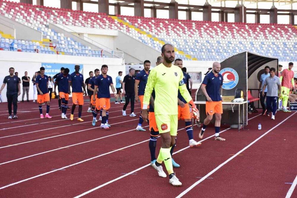 Antalyaspor hazırlık maçında Başakşehir’i yendi