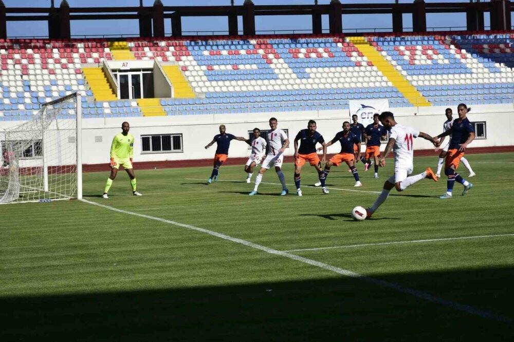 Antalyaspor hazırlık maçında Başakşehir’i yendi