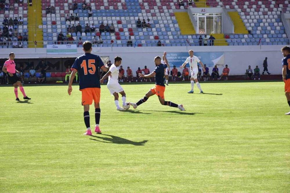 Antalyaspor hazırlık maçında Başakşehir’i yendi