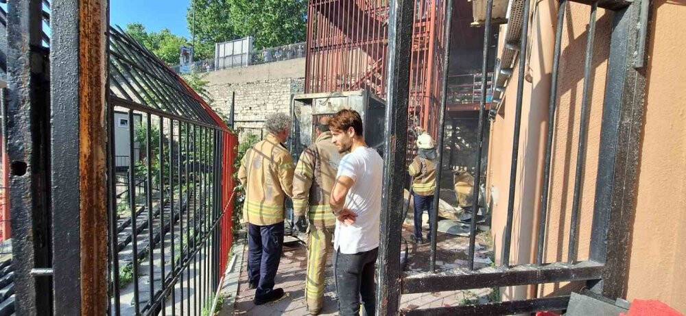 Fatih’te üç farklı noktada yangın çıktı