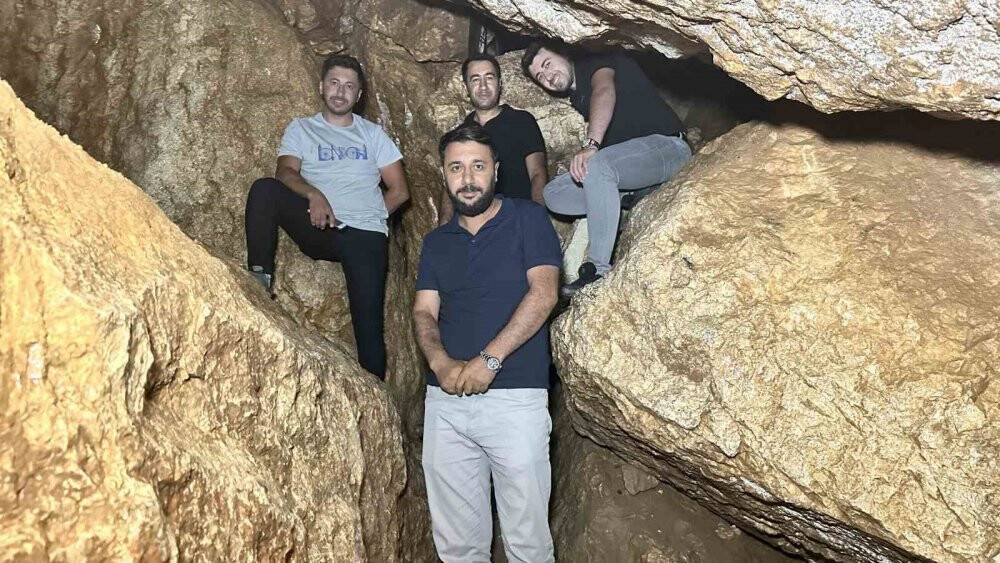 Sıcaklık rekoru kırılırken, bu mağaradaki soğukluğa 5 dakika dayanılmıyor