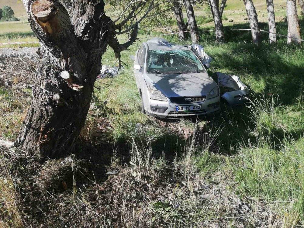 Trafik kazasında bebek hayatını kaybetti, aynı aileden 3 kişi ağır yaralandı