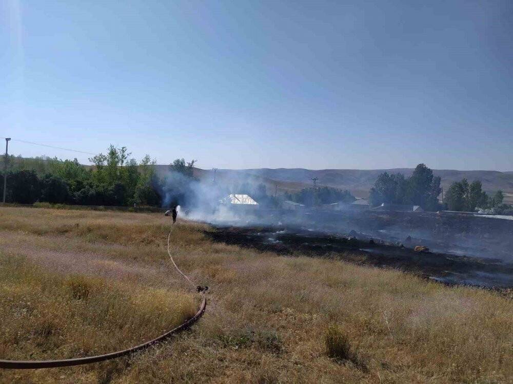 Van’da mezarlık yangını