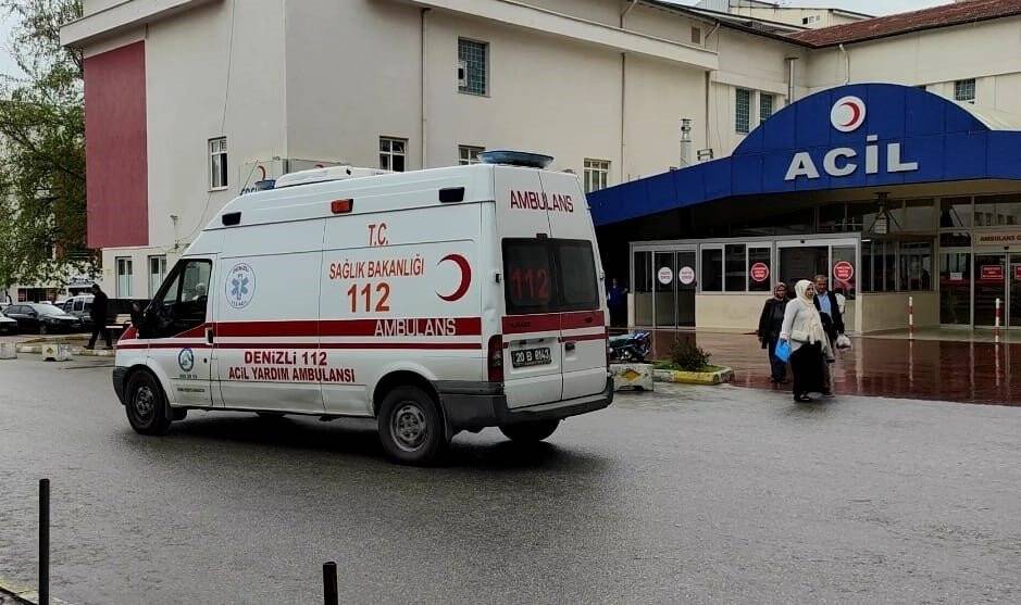 Ambulans şoförü baba, kazada ağır yaralanan oğlunu kurtaramadı