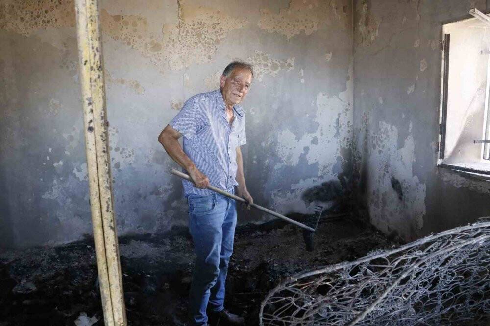 Depremin yıkamadığı evleri yangın yerle bir etti