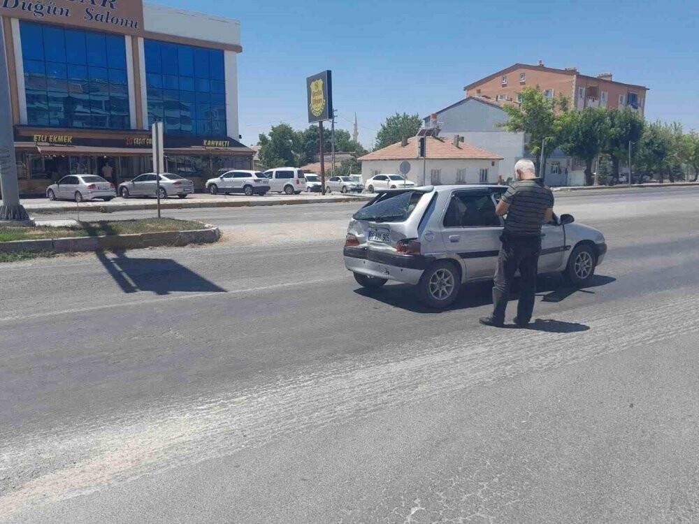 Konya'da tır, otomobile çarptı: 3 yaralı