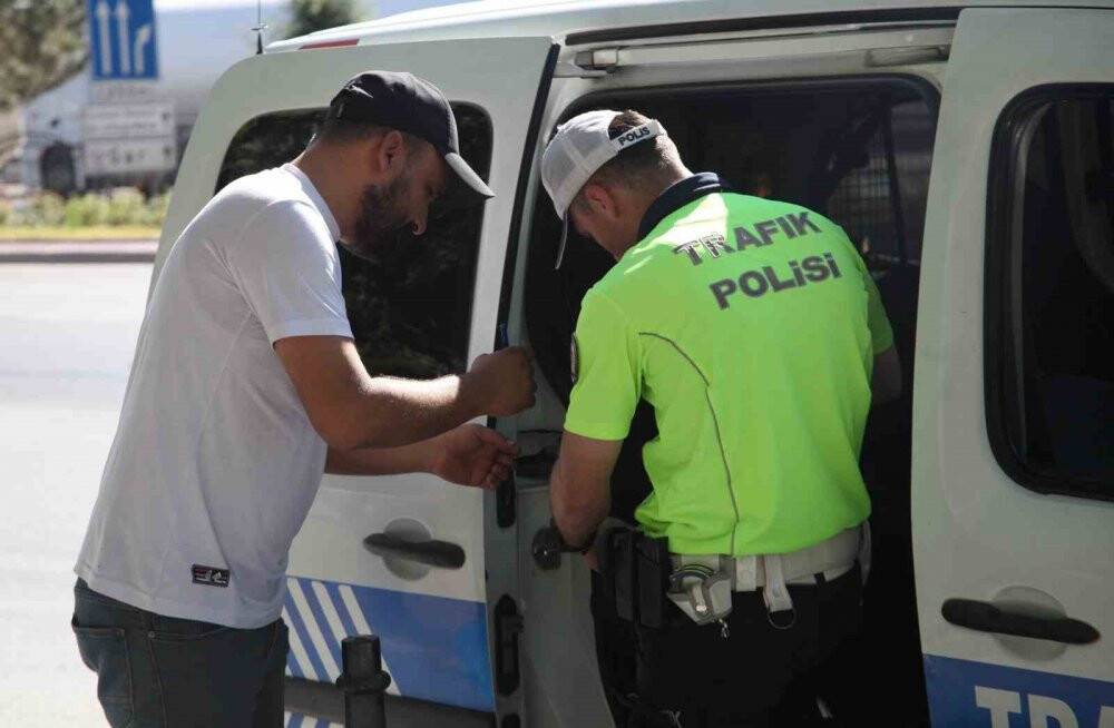 Konya Polis'i, müşteri kılığına girip ihlalleri tek tek tespit etti