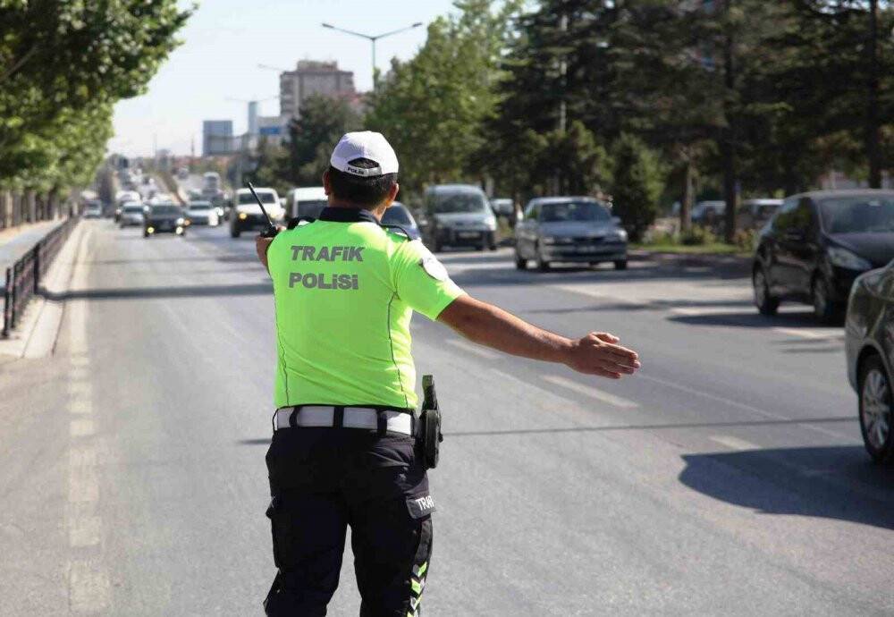 Konya Polis'i, müşteri kılığına girip ihlalleri tek tek tespit etti
