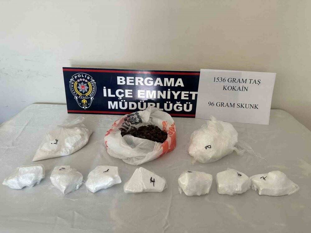 Zehir tacirleri polisi bile şaşırttı: Bu seferde bilgisayar kasasından çıktı