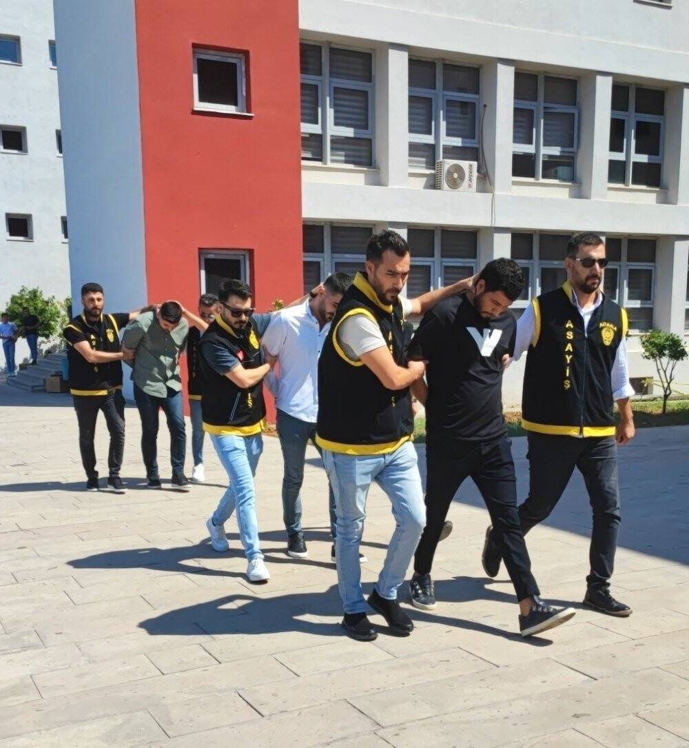İki kişinin öldürüldüğü olayla ilgili yakalanan 5 şüpheli adliyeye sevk edildi