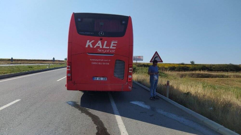 Kırmızı ışıkta yolcu otobüsü faciası: 1 ölü, 1 yaralı