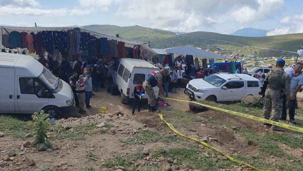 Minibüs yamaçtan yola düştü: 1’i ağır, 3 yaralı