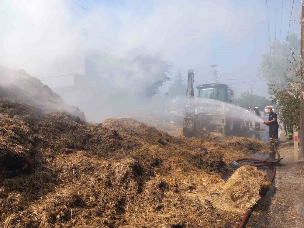Tanker ve saman balyaları alev alev yandı