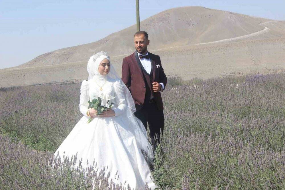 Karapınar'daki lavanta bahçesi uğrak noktaları oldu