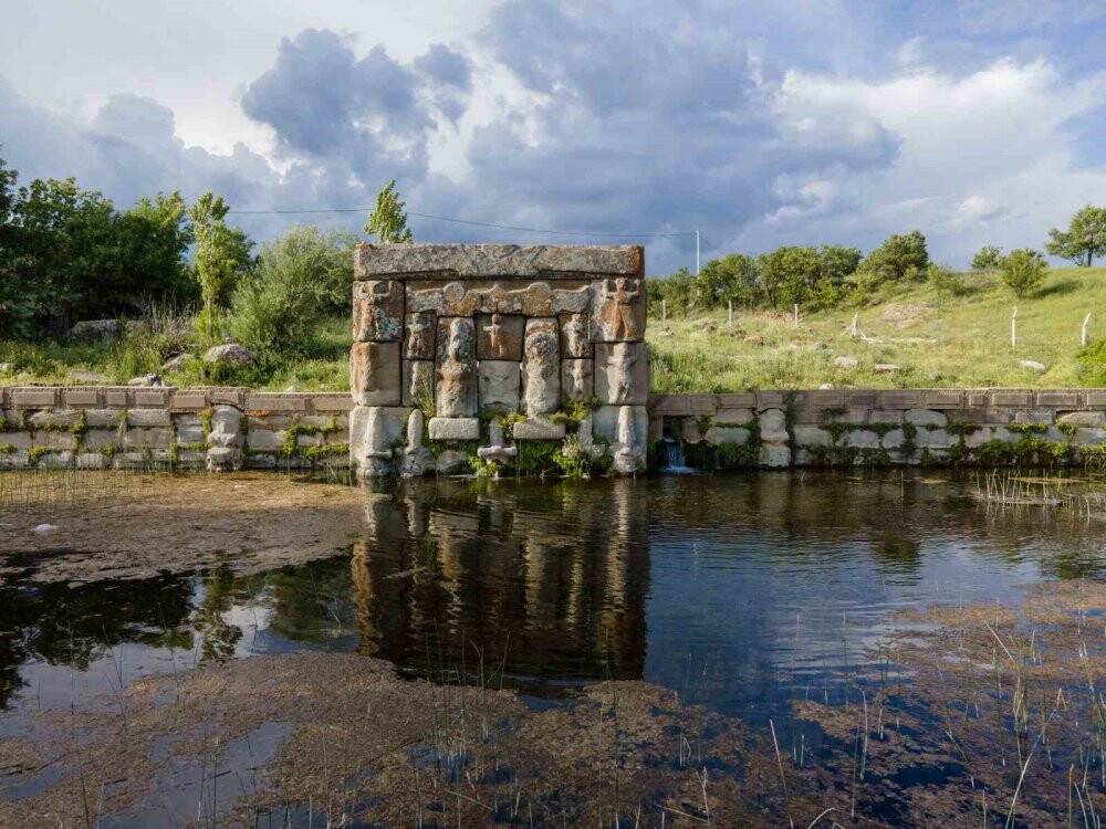 Konya'da bulunan tarihi anıtın dünyada benzeri yok!