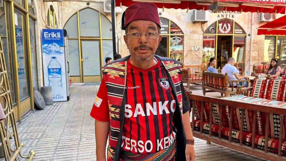 Tersten konuşan "Terso Kemal" görenleri hayrete düşürüyor