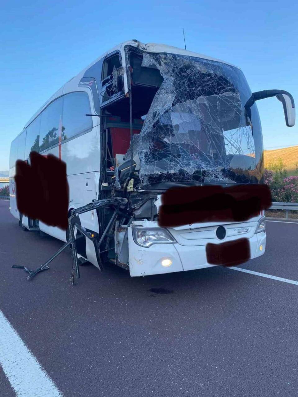 Yalova’da otobüs ile tır çarpıştı: 1 ölü, 4 yaralı