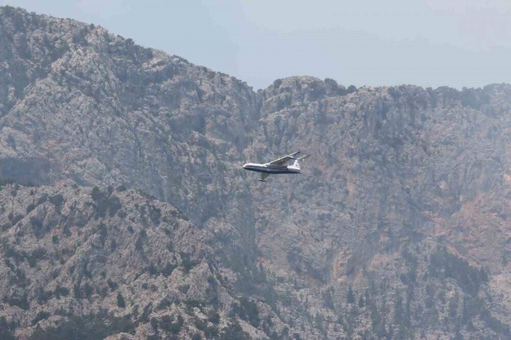 Kemer’deki orman yangınına müdahale 2. gününde devam ediyor