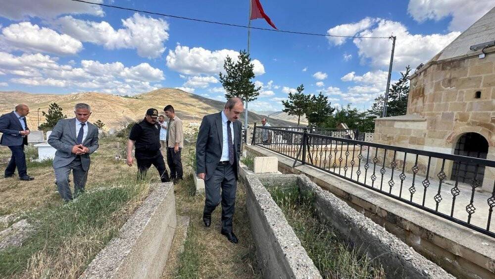 Türbelerde restorasyon çalışmaları tamamlandı