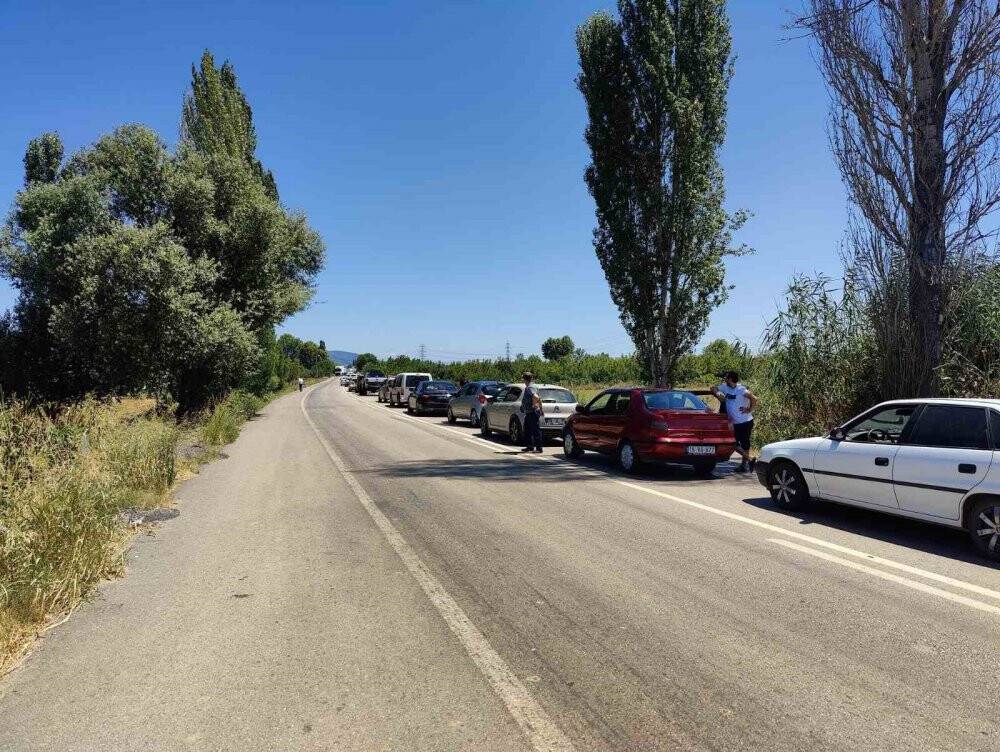 Tır dönüş yapmaya çalışan  motosiklete çarptı