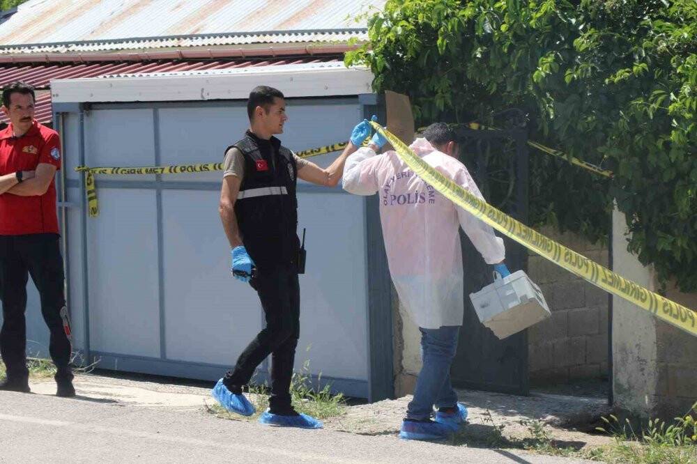 Evinin bahçesinde cesedi bulundu