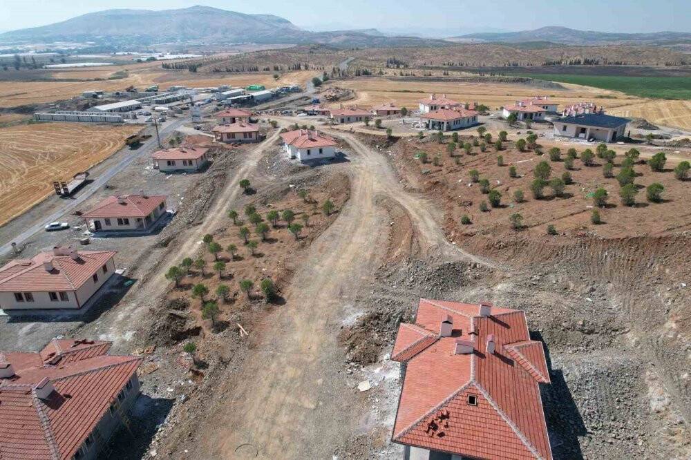Depremin merkezi Kahramanmaraş'ta konutlar hızla yükseliyor