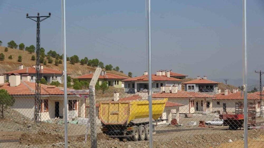 Depremin merkezi Kahramanmaraş'ta konutlar hızla yükseliyor