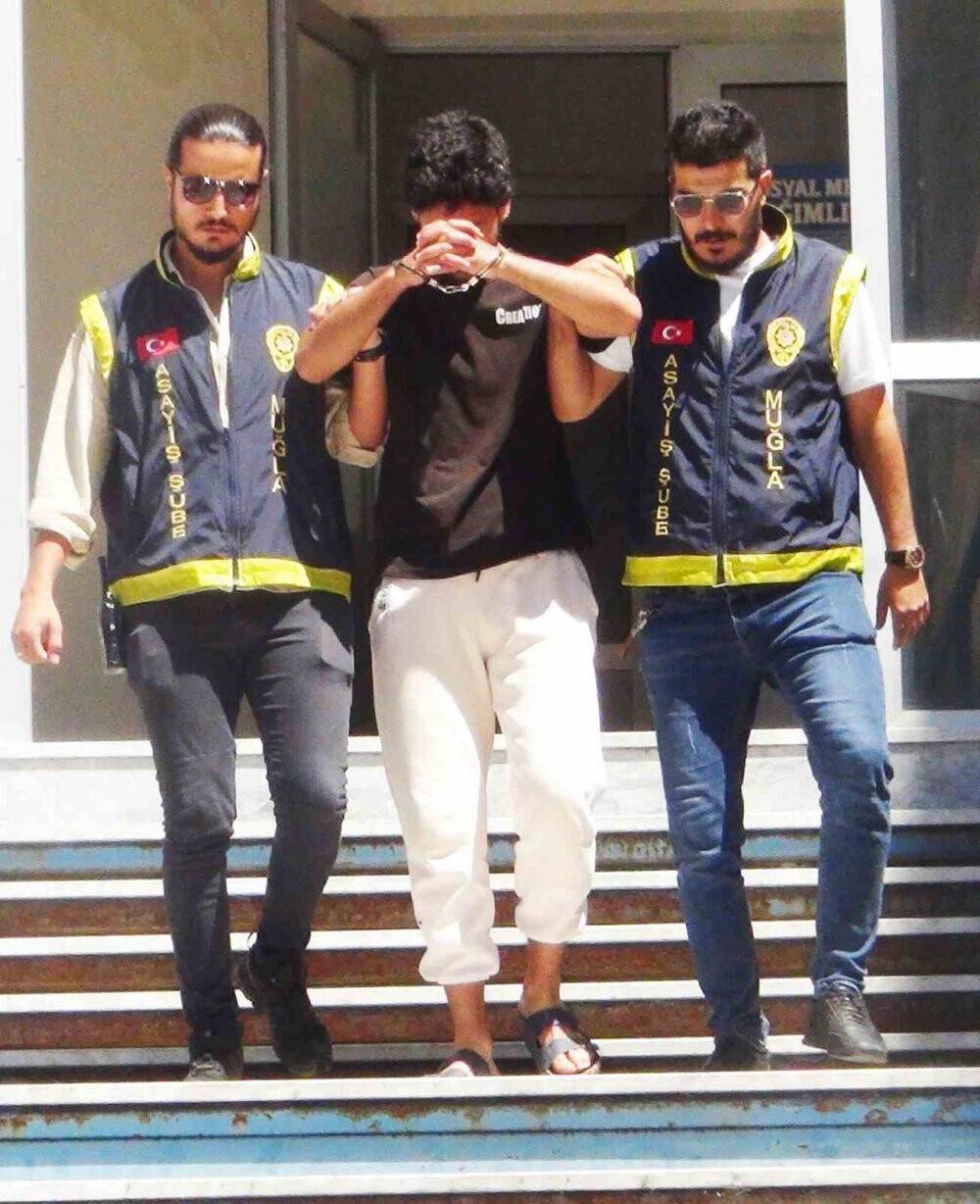 ‘Muğla’nın üstünde büyü var’ diyerek ormanı yakmış