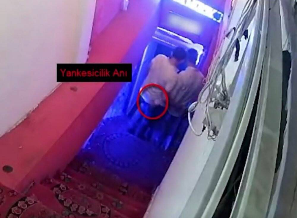 Sevgiye muhtacım dedi, cebindeki telefonu çaldı