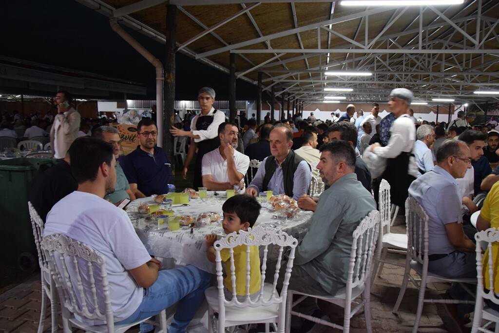 adem-bulut-kizini-evlendirdi-3.jpg