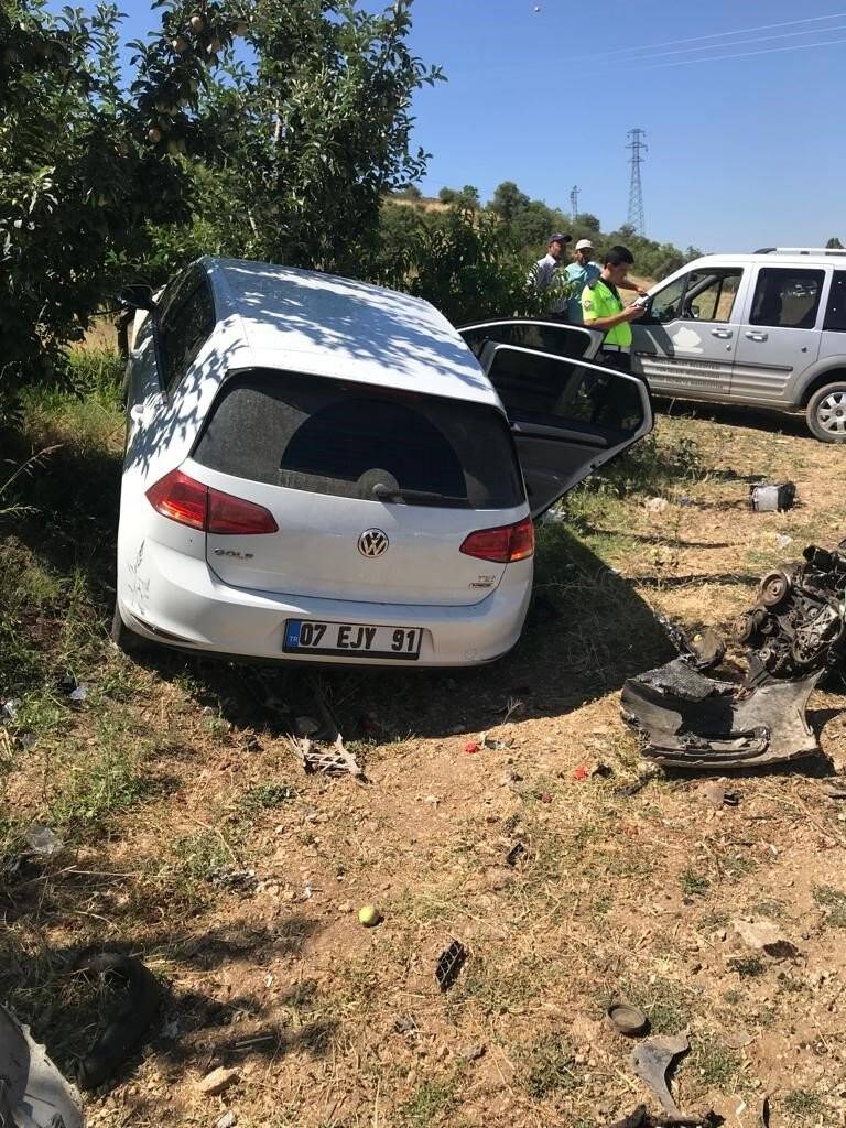 Konya-Isparta yolunda feci kaza: 4 araç birbirine girdi 9 yaralı