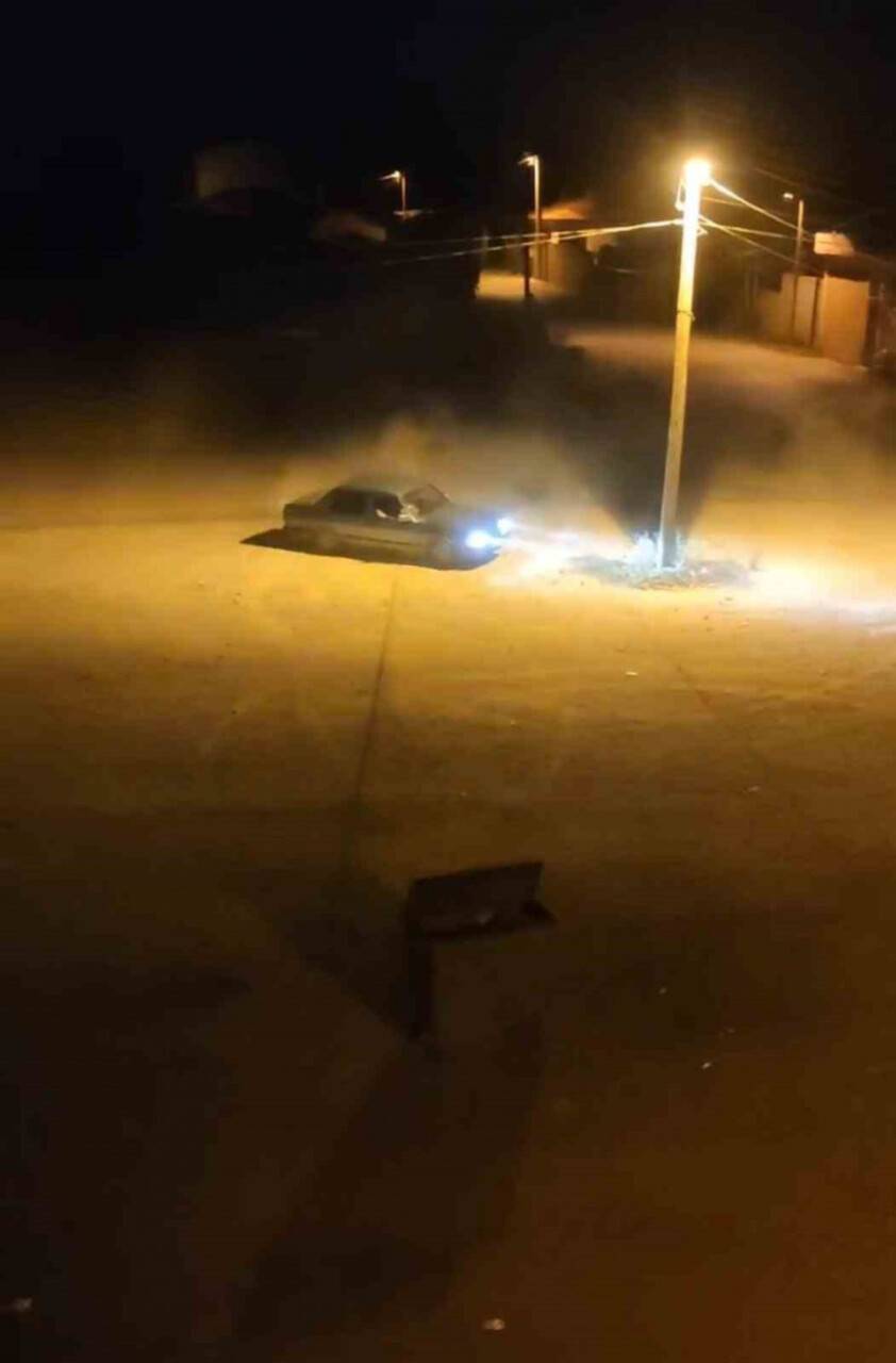 Bursa’daki trafik magandası çevredekilere aldırış etmeden drift attı