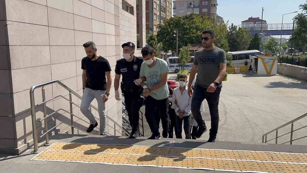‘Yan bakma’ cinayetinde 9 şüpheli adliyeye sevk edildi