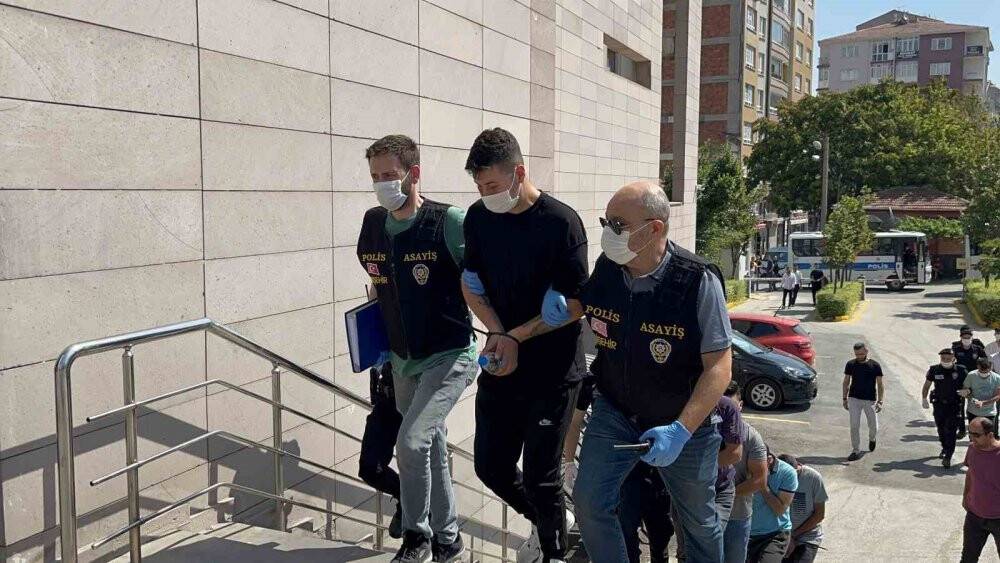 ‘Yan bakma’ cinayetinde 9 şüpheli adliyeye sevk edildi
