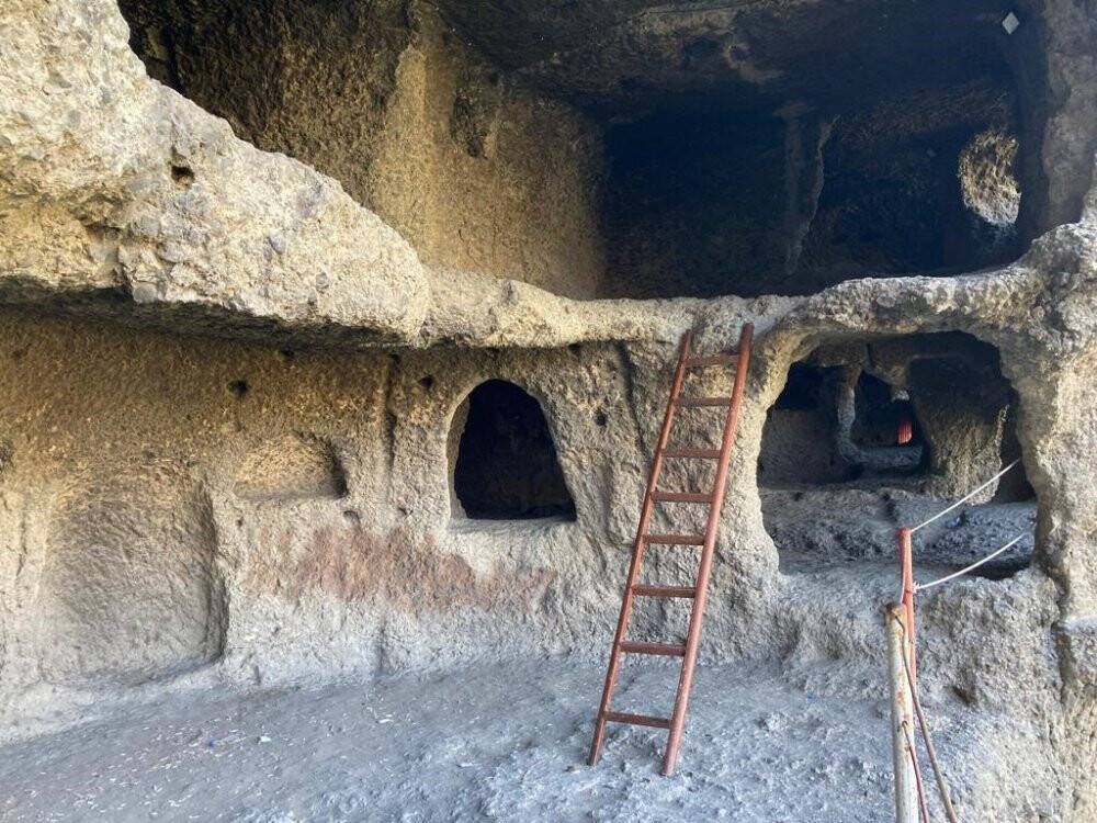 Frigler döneminden kalma, bu mağara ilgi odağı oldu