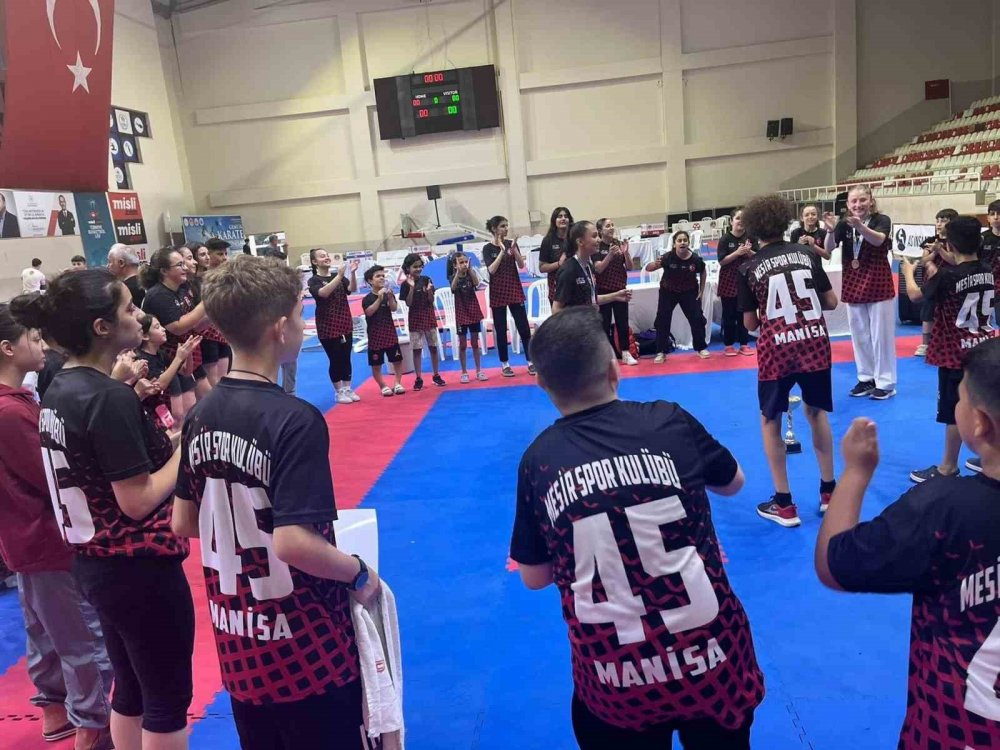 Uluslararası karate turnuvasından Manisa'ya 11 madalya geldi