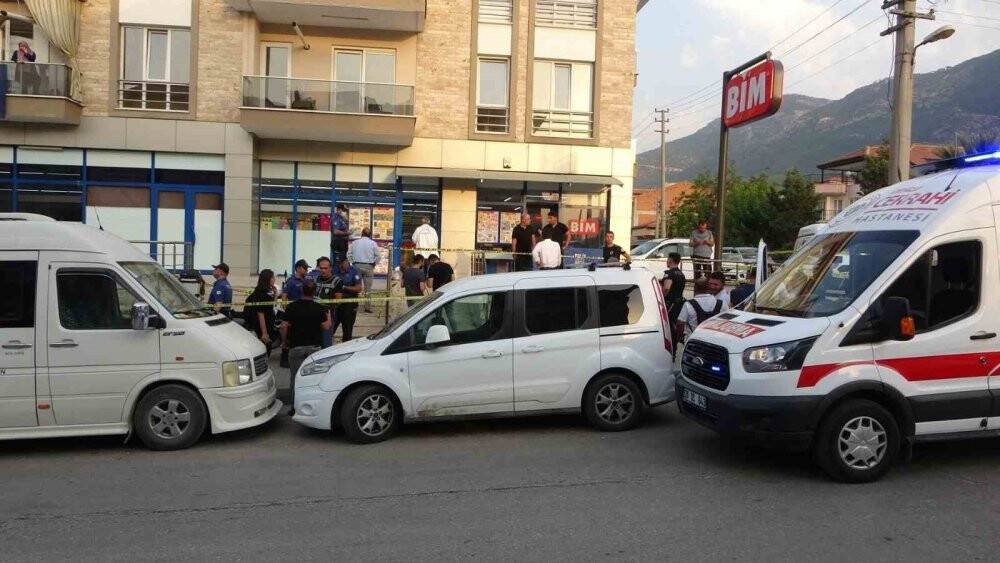 Eşi tarafından silahla yaralandı