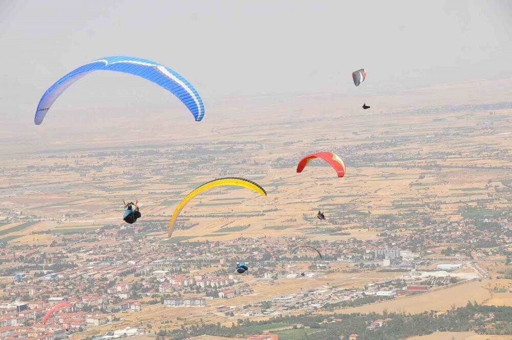 Akşehir XC Open Türkiye Yamaç Paraşütü Yarışması başladı