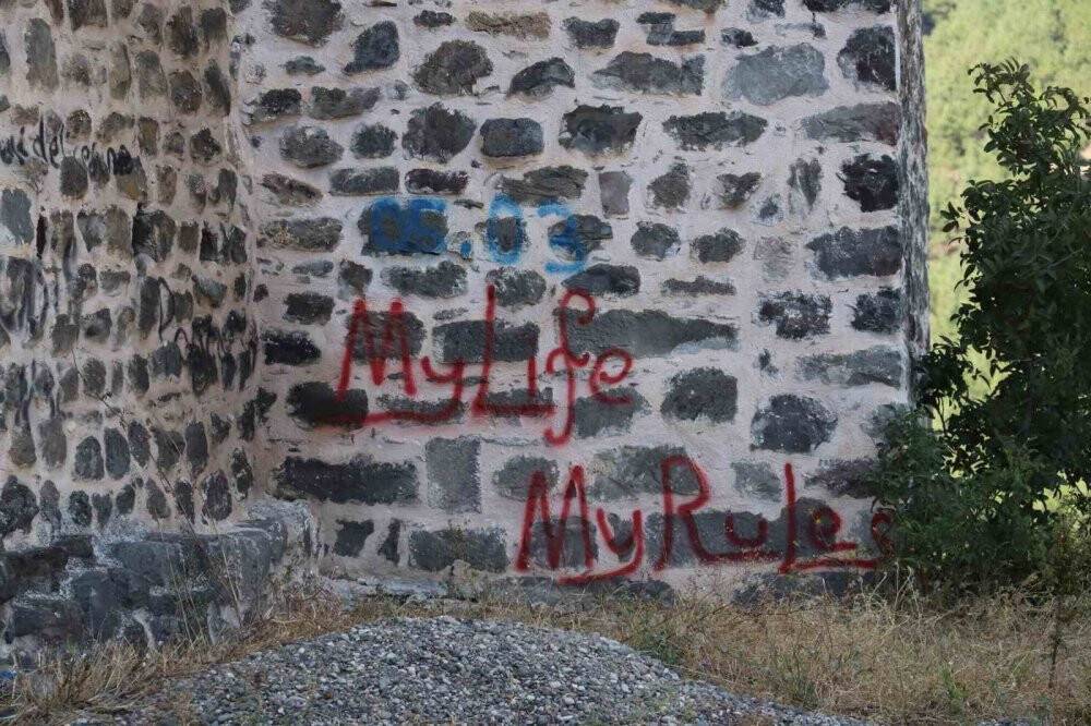 Anadolu’nun en büyük 2. kalesi zarar görüyor