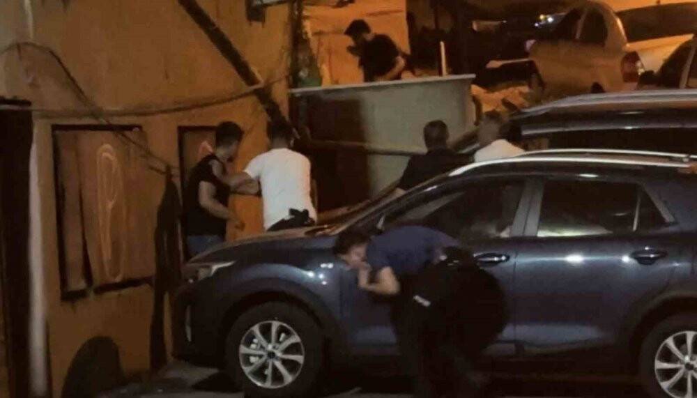 İStanbul'da polislere uzun namlulu silahlarla ateş açıldı: 1 şehit