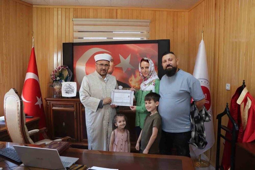 Ezandan etkilenen İngiliz, Müslüman oldu