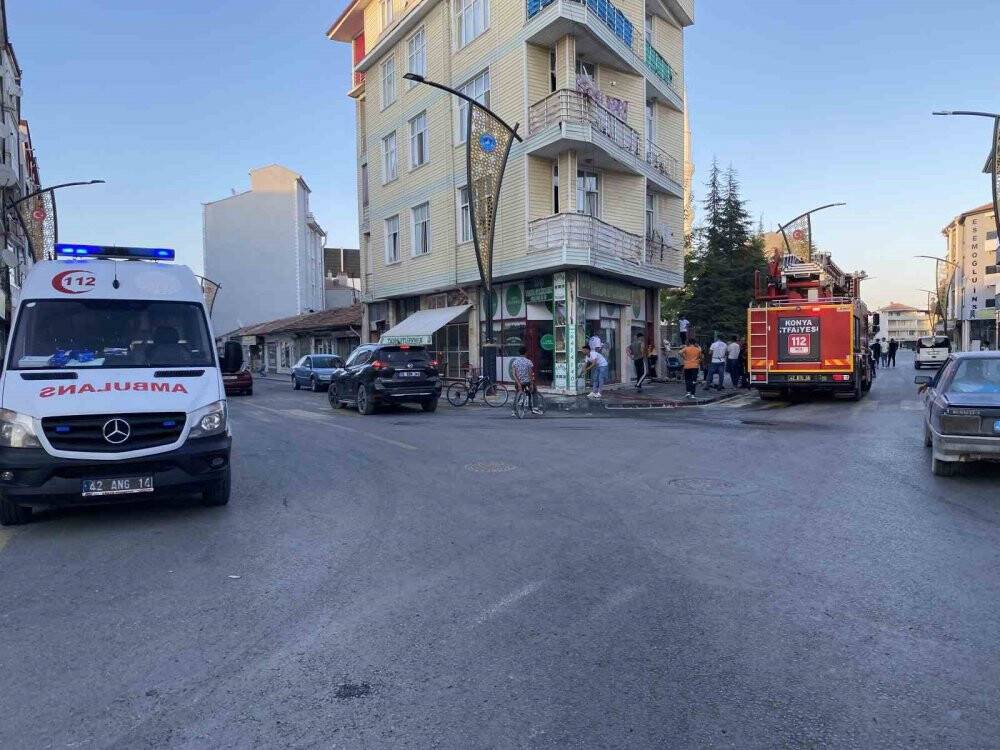 Kulu'da bir evde çıkan yangında 3 kişi yaralandı